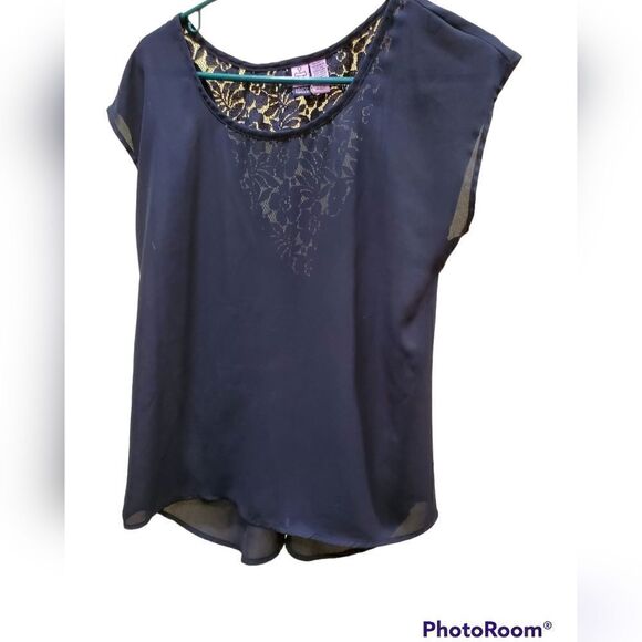 Love On A Hanger black Lace Back twist Blouse Top Women's Size Small - Picture 1 of 6